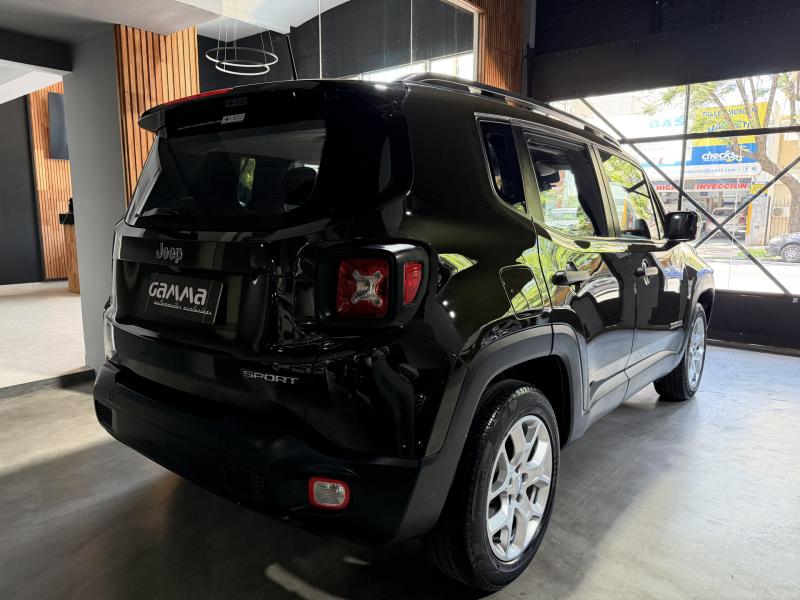 Imagen ilustrativa de Jeep Renegade 1.8 Sport Plus