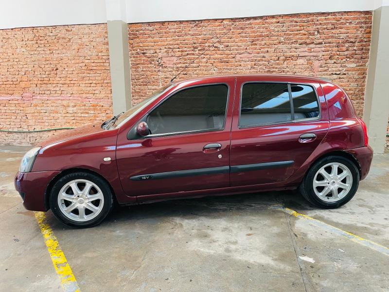 Imagen ilustrativa de Renault Clio 1.2 F2 Athentique Pk