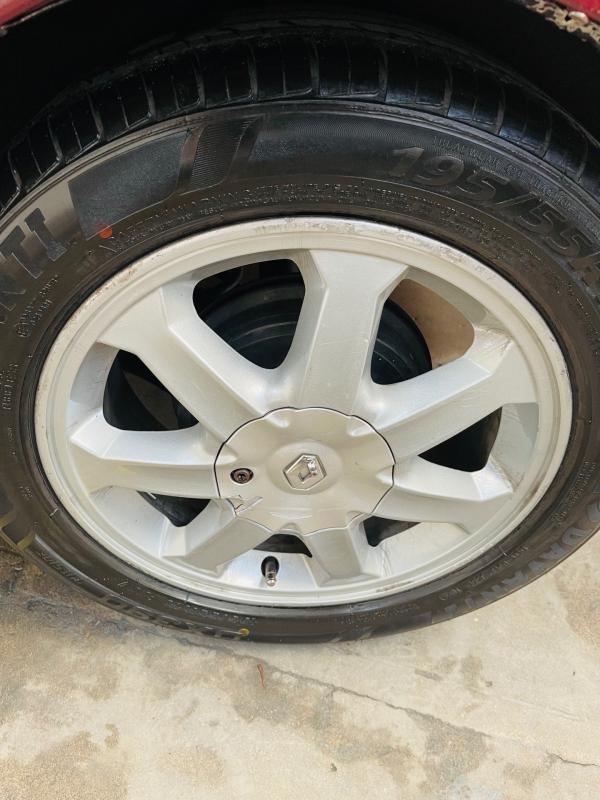 Imagen ilustrativa de Renault Clio 1.2 F2 Athentique Pk